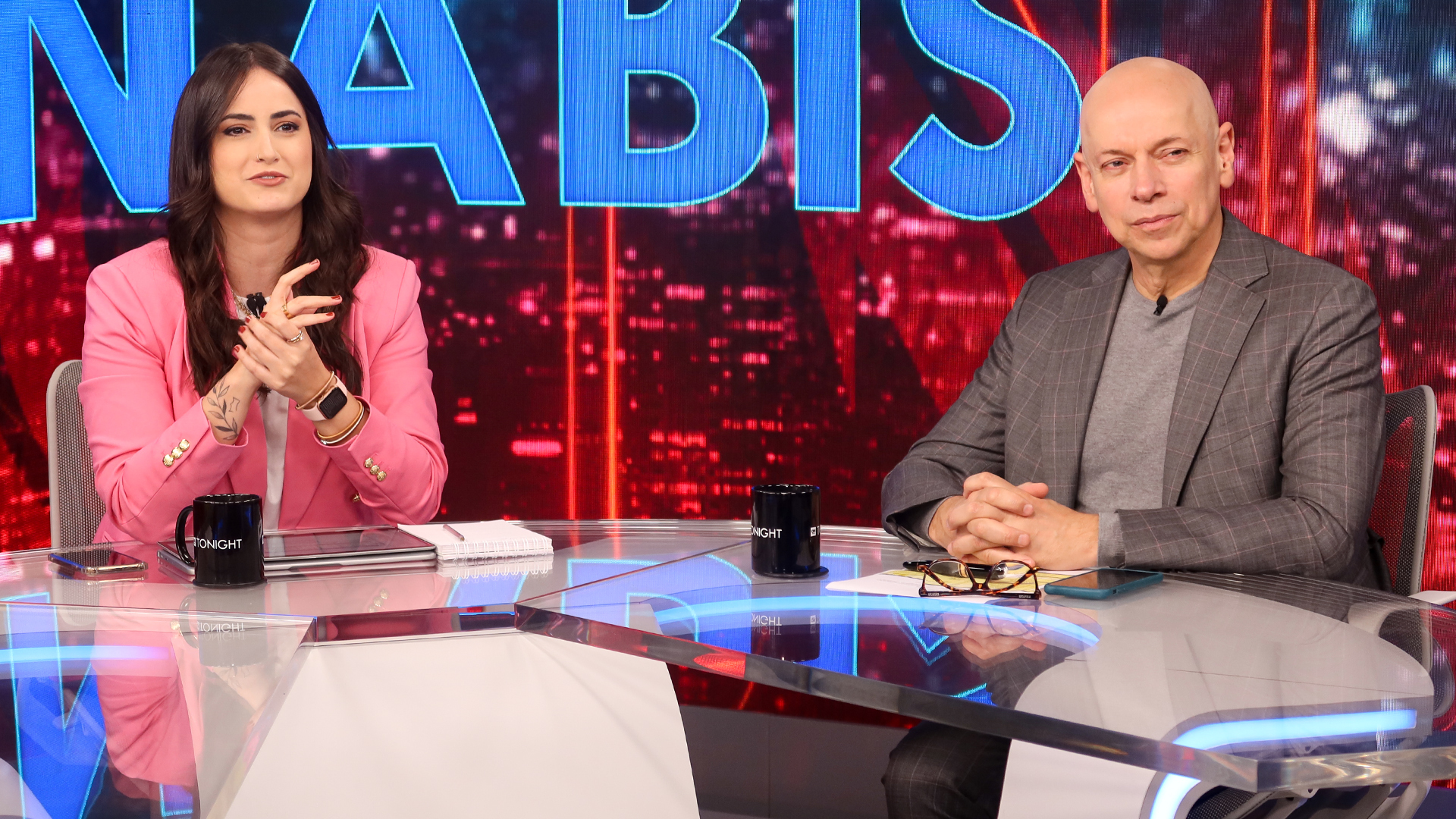 CNN Tonight, apresentado por Mari Palma, Gabriela Prioli e Leandro Karnal