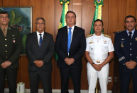 Poder de Bolsonaro ‘não lhe dá direito de atacar impunemente as instituições’, dizem subprocuradores
