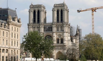 Catedral de Notre-Dame toca sinos no aniversário de um ano do incêndio