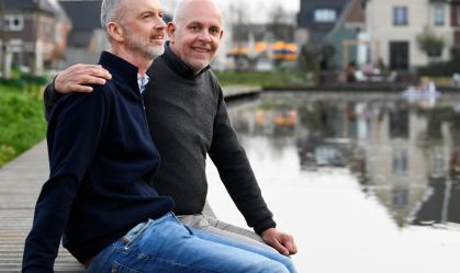 Casal comemora 20º aniversário de primeiros casamentos gays do mundo
