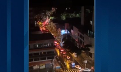 Manifestantes fazem 'buzinaço' em BH contra prefeito Alexandre Kalil