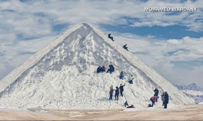 Montanhas de sal atraem turistas no Egito