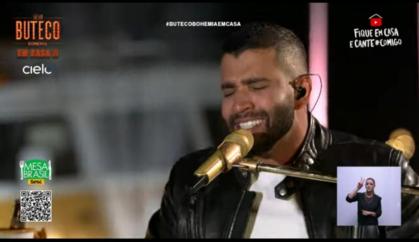 Cantor Gusttavo Lima em exibição de live no Youtube