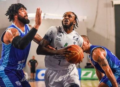 Partida entre Bauru Basket e Minas Tênis Clube pela NBB, em março de 2020