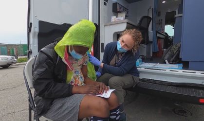 EUA chegam a 100 milhões de imunizados contra a Covid-19