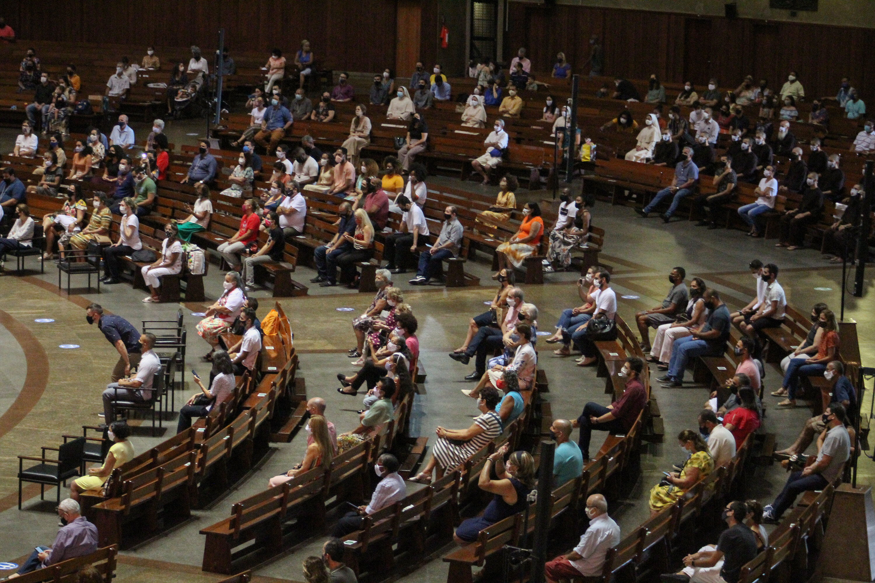 Missa presencial culto