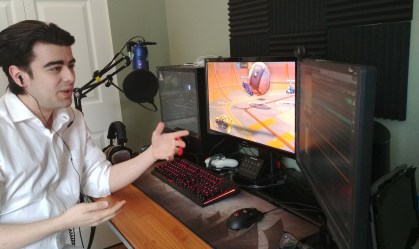 Sem emprego por causa da COVID-19, eles viraram treinadores de videogame