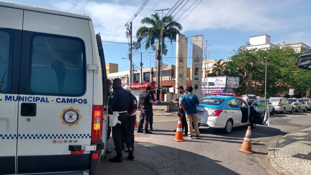 Campos de Goytacazes, no RJ, criou barreira de circulação no centro da cidade