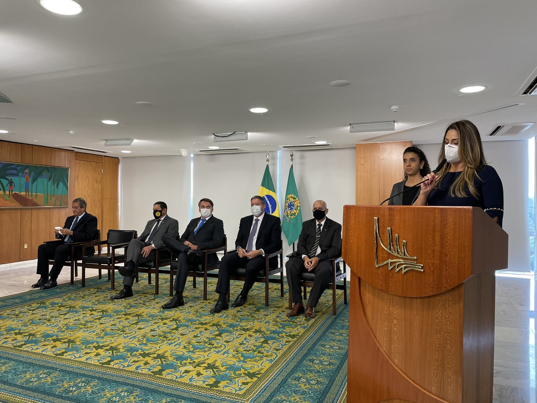 Deputada federal Flávia Arruda discurso após assumir o cargo de ministra da Secr