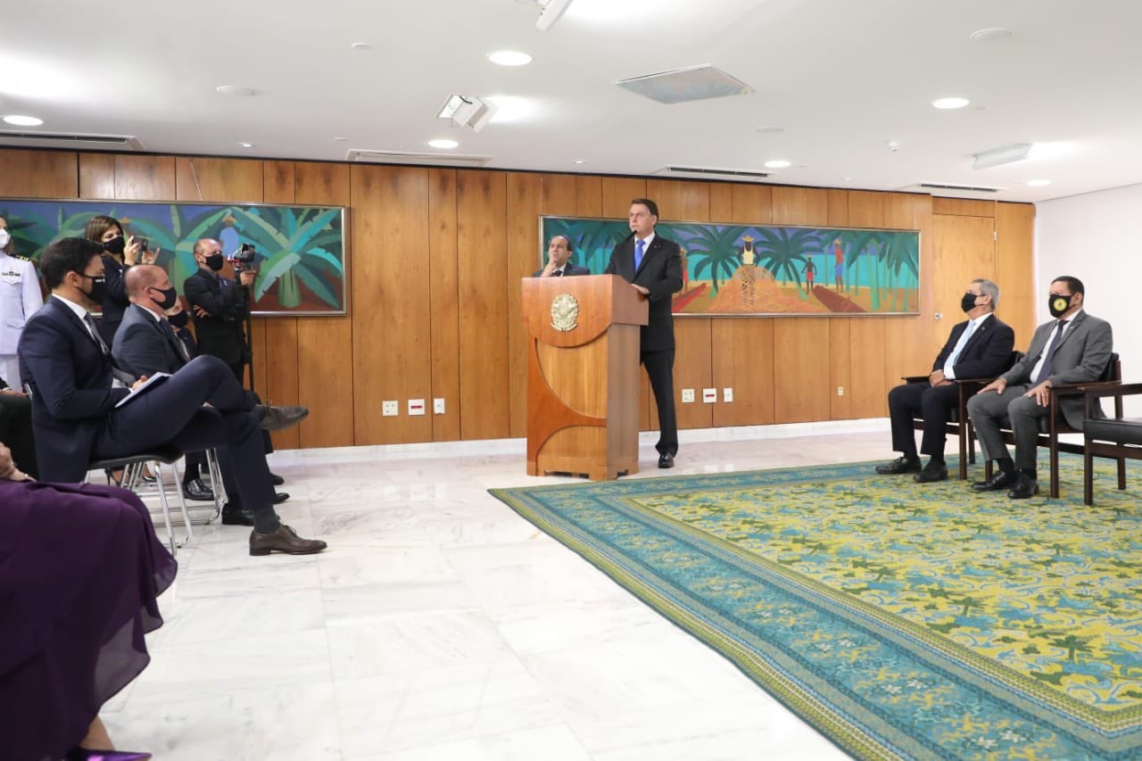 Bolsonaro durante posse de ministros