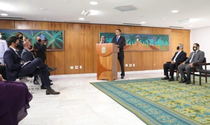 Bolsonaro durante posse de ministros