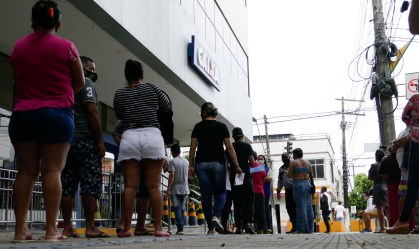 AGU diz ao STF que redução do auxílio emergencial é a 'opção viável'