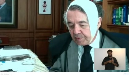 O ministro do STF Marco Aurélio Mello apareceu com a cabeça enfaixada em sessão 