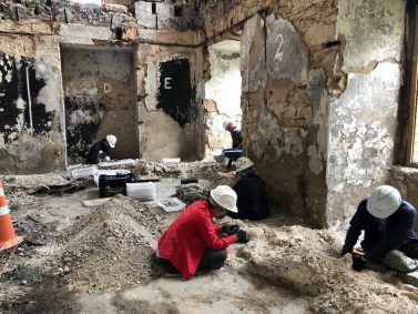 escavação dinossauro Museu Nacional no Rio de Janeiro