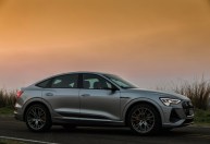 Como é ter um carro elétrico no Brasil? Testamos o e-tron, da Audi