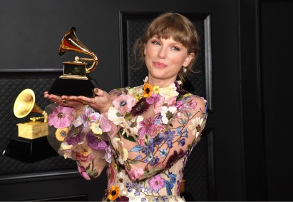 Taylor Swift venceu o prêmio de Disco do Ano no 63º Grammy Awards