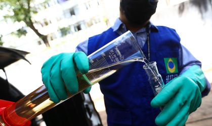 Preço médio do etanol cai em 15 estados e sobe em outros 11 e no DF, diz ANP