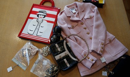 Em tempos de Covid-19, disparam vendas em leilão de moda vintage em Paris