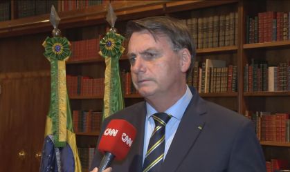 "Não sou coveiro", diz Bolsonaro ao ser questionado por mortes por COVID-19