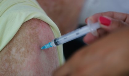 Campanha de vacinação contra a gripe começa na segunda-feira (12)
