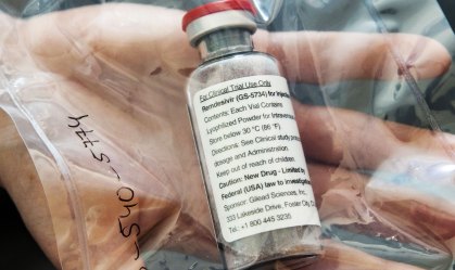 EUA enviam anticorpo experimental e medicamento a Uganda para surto de Ebola