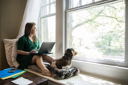 Com a adoção do home office, muitas pessoas passaram a trabalhar em locais ergo