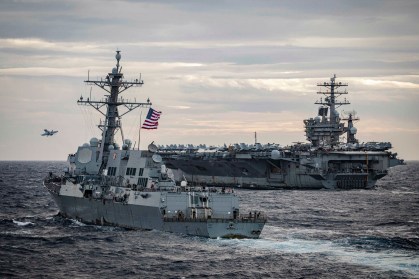 Porta-aviões no Mar da China Meridional