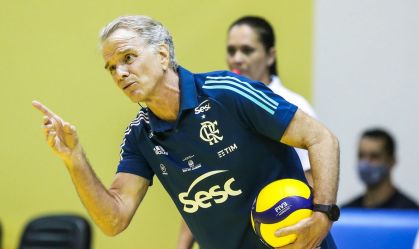 O técnico de vôlei Bernardinho