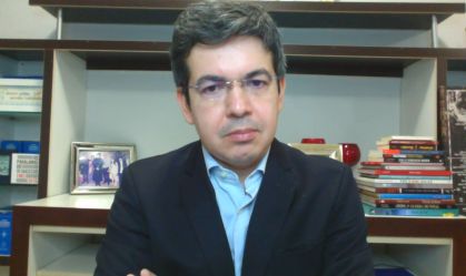 O senador Randolfe Rodrigues (REDE-AP) 12.abr.2021)