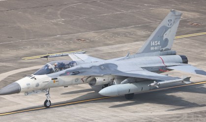 China diz que EUA 'brincam com fogo' ao ampliar laços com Taiwan