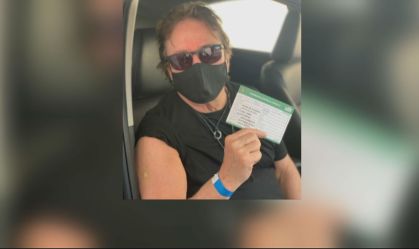 Fábio Jr. compartilhou nas redes sociais foto após a vacinação