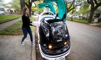 Nos EUA, Domino's lança carro-robô para entregar pizzas