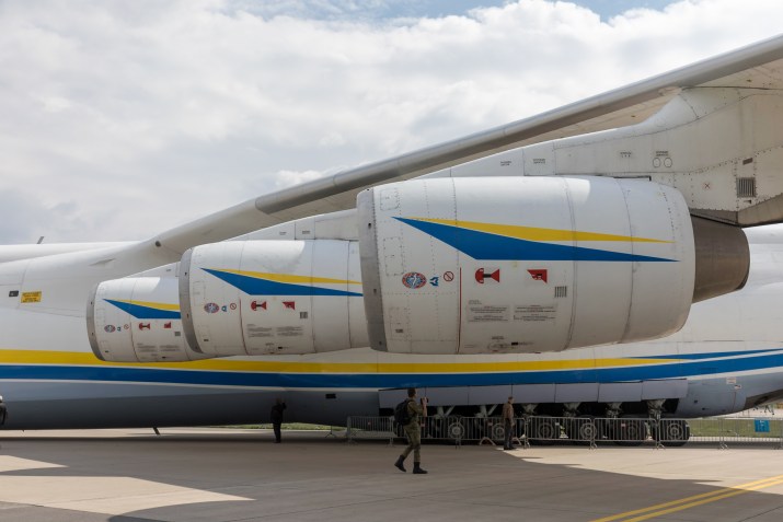 O An-225 é impulsionado por uma rara combinação de seis turbofans (Progress D-18T) / Matti Blume/Creative Commons