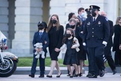 Homenagem à policial morto em ataque no Capitólio, EUA