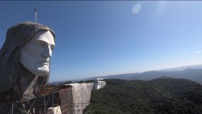 Estátua de Cristo Protetor de Encantado (RS) já recebeu braços e cabeça