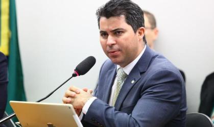 Senador quer que CPMI peça para governo informar presentes recebidos por antecessores de Bolsonaro