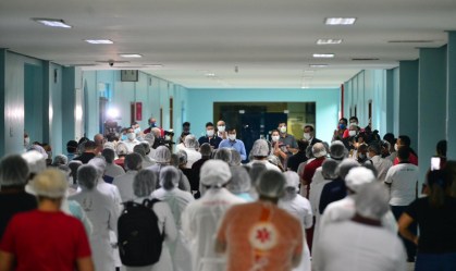 Caos político ajuda a ampliar crise na saúde no Amazonas