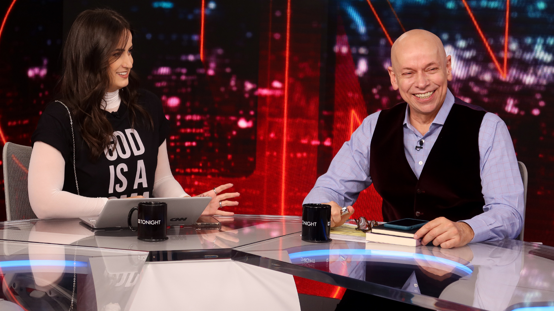 CNN Tonight, apresentado por Mari&nbsp;Palma, Gabriela Prioli e Leandro Karnal