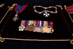 A Ordem do Mérito, a Corrente Real Vitoriana e o Grupo de Medalhas em Tamanho Re