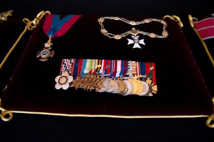 A Ordem do Mérito, a Corrente Real Vitoriana e o Grupo de Medalhas em Tamanho Re