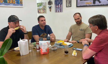 'Bolsonaro busca descaracterizar que atuou para proteger família', diz jurista