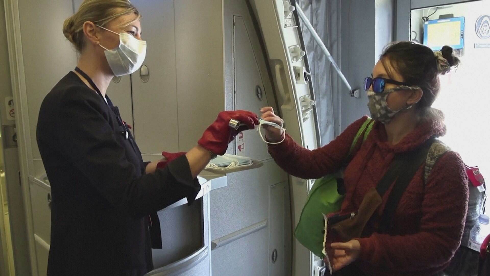 Espanha prorroga quarentena a turistas brasileiros Espanha prorroga quarentena a turistas brasileiros