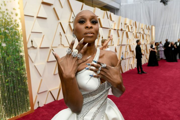 A cantora e atriz Cynthia Erivo no tapete vermelho do Oscar • Kevork Djansezian/Getty Images