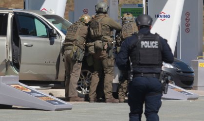 Atirador mata ao menos 16 pessoas em ataque no Canadá
