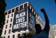 Cinco anos após a morte de Floyd, defensores dizem: "vidas negras importam"