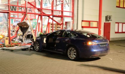 Donos de carro Tesla avisaram sobre risco da condução autônoma antes de acidente