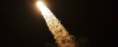 Falcon 9 viagem em alta velocidade após decolagem
