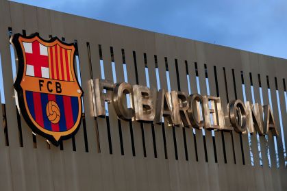 Brasão do Futbol Club Barcelona, no estádio Camp Nou