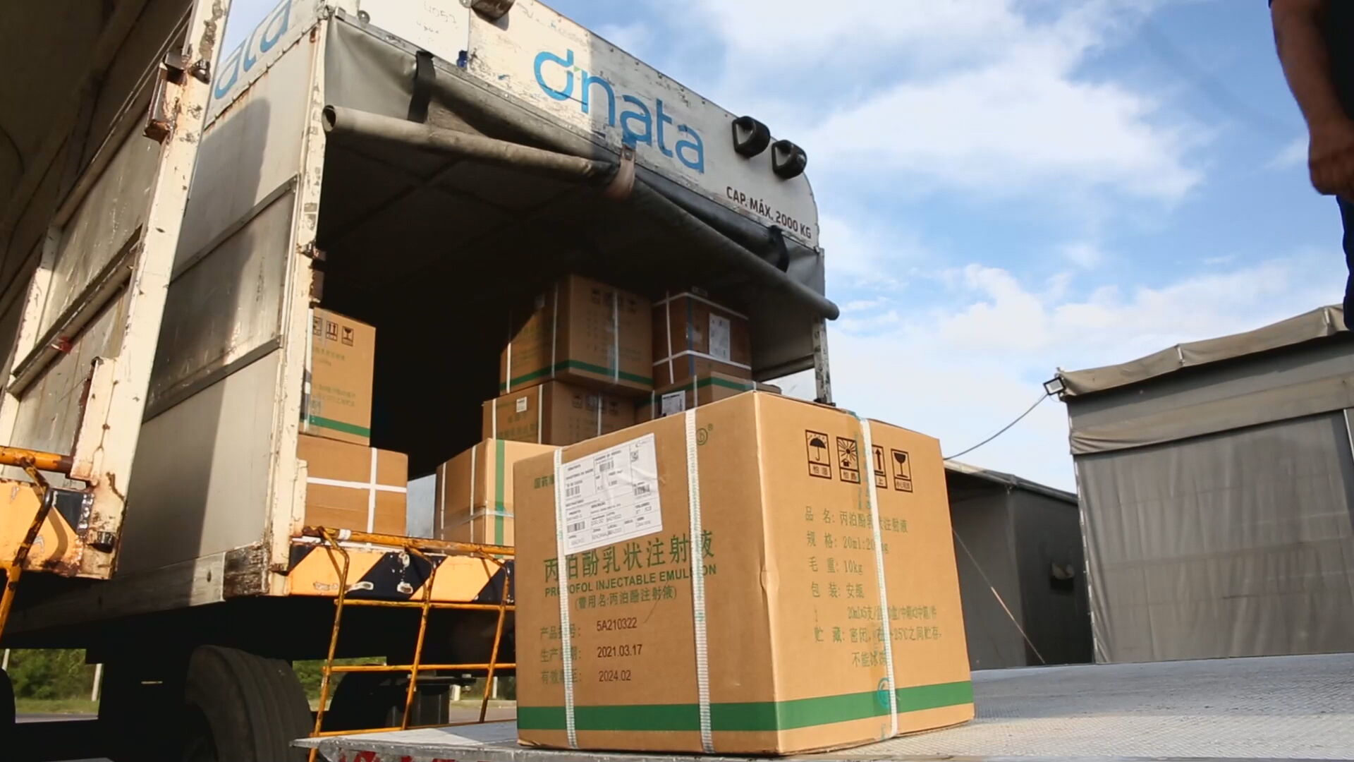 Hospitais receberem kit intubação com rótulos em mandarim 