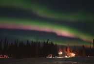 Tempestade solar pode tornar aurora boreal visível nos EUA nesta quarta